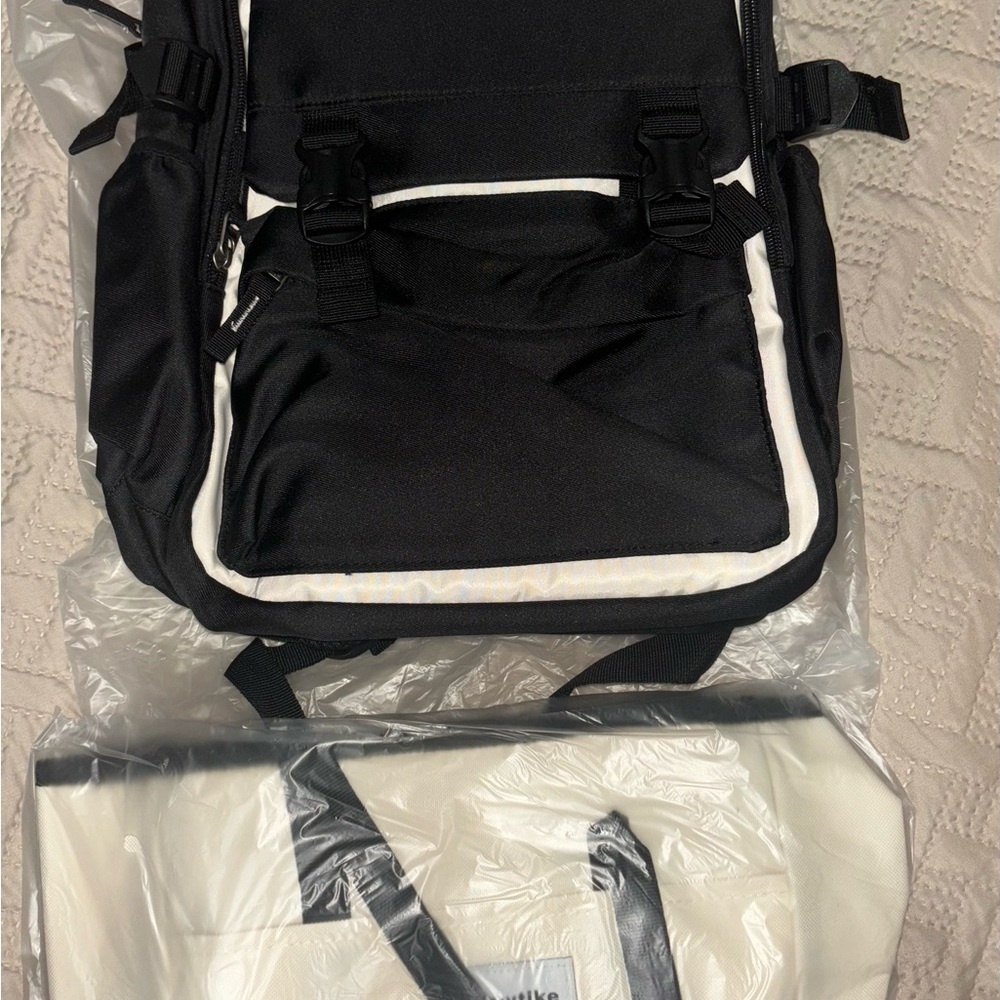 Black and White Backpack Set 050 - Picture 8 of 8